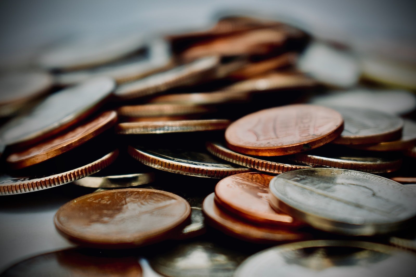 silver and gold round coins